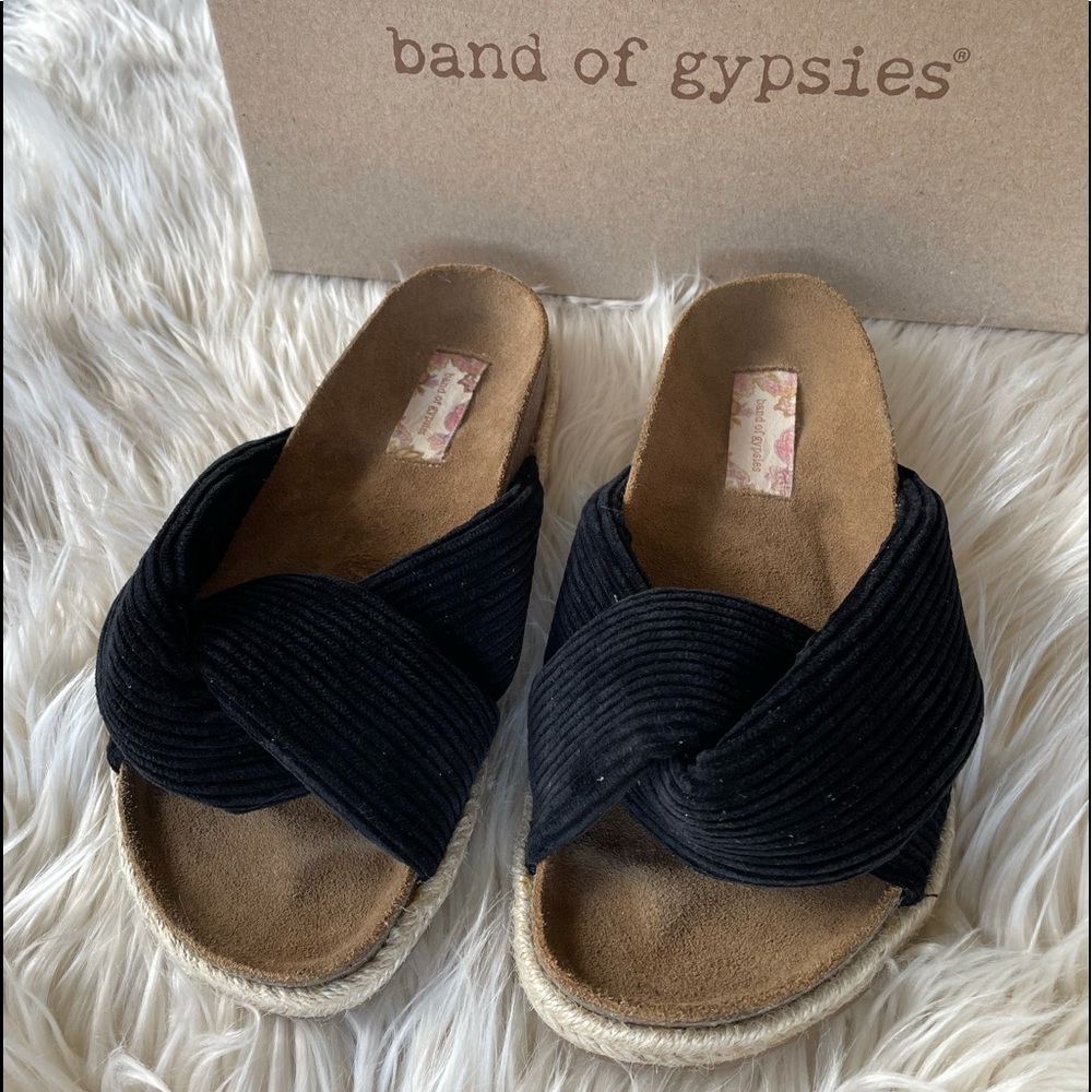 New BAND OF GYPSIES Move Over Slide Sandal - Picture 2 of 6